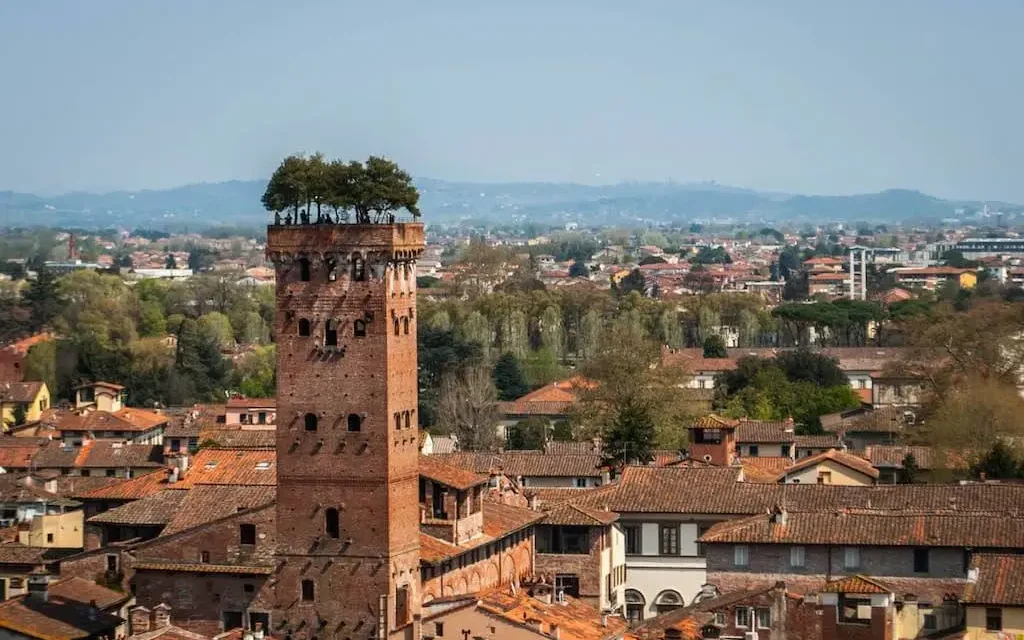 Torre-Guinigi-Lucca-1024x686